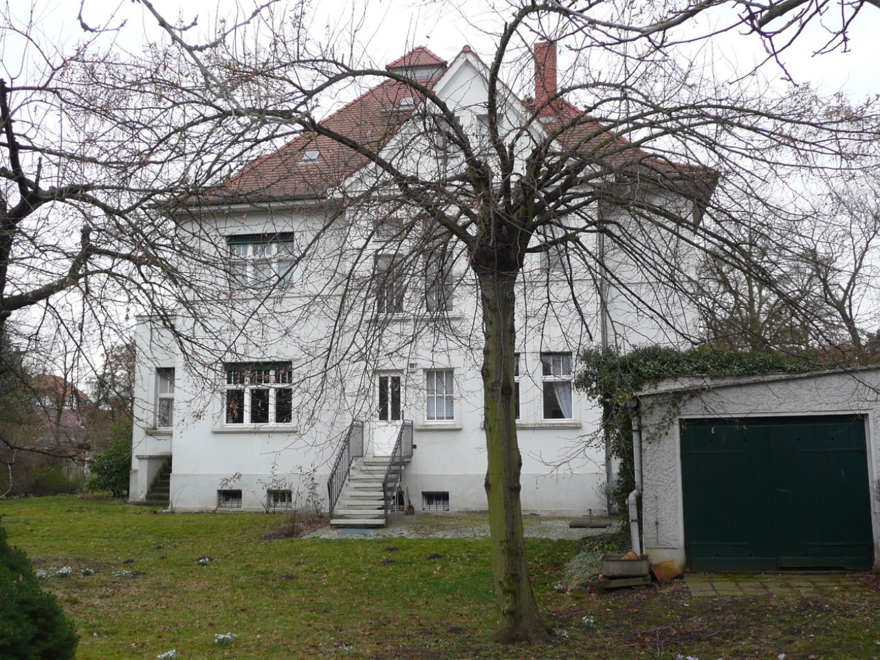 Villa in Leipzig verkaufen - Repräsentative, freistehende Stadtvilla in Markkleeberg-West, private Nutzung