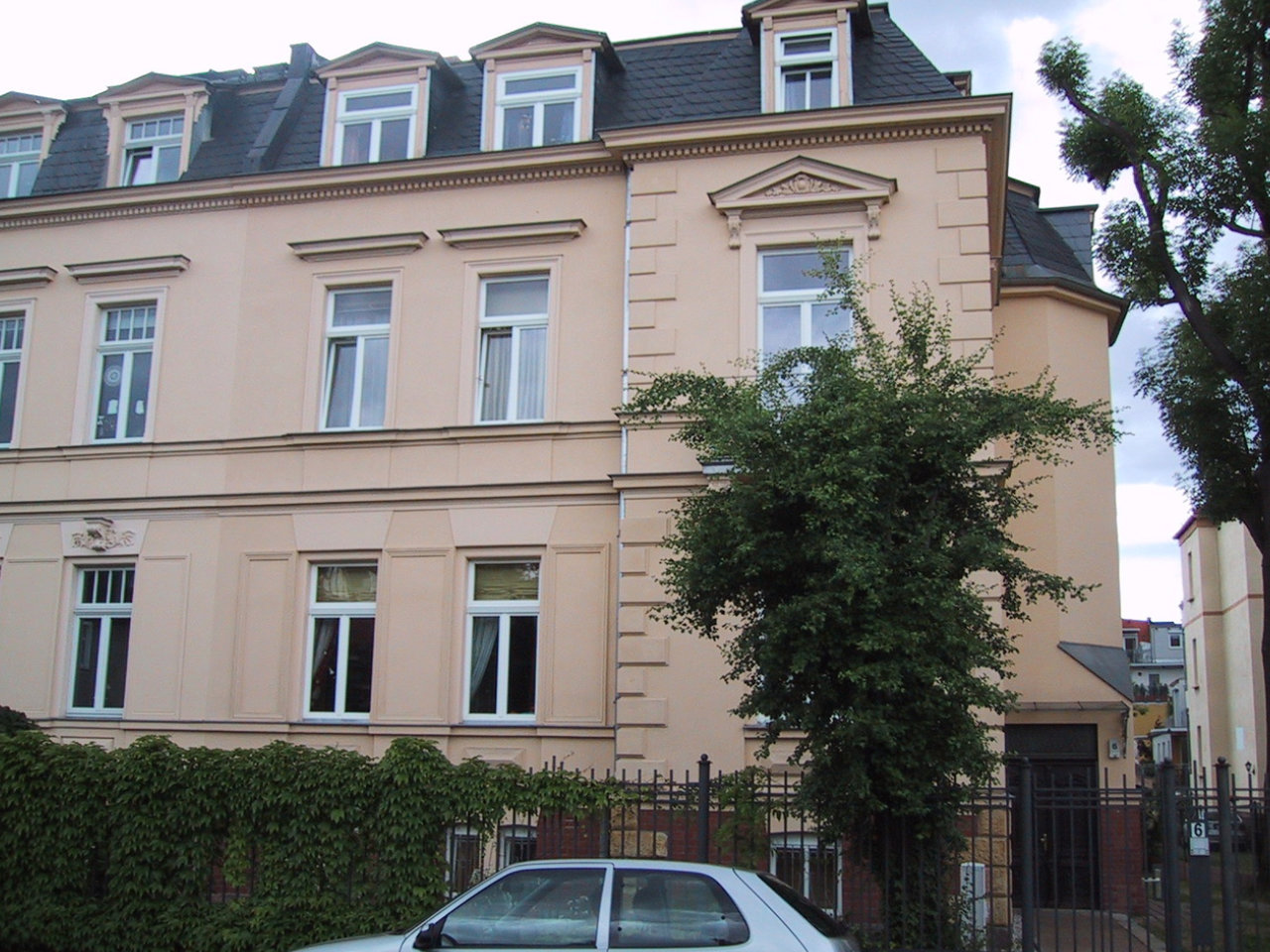 Villa in Leipzig verkaufen - Eigentumswohnung in einer Stadtvilla der Gründerzeit in Gohlis /Eutritzsch