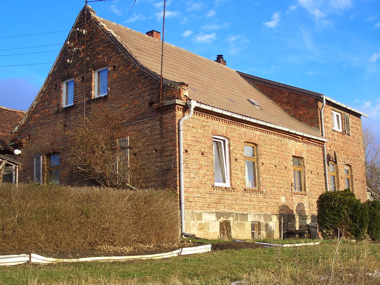 Sanierungsbedürftiges Wohnhaus mit Scheune und 10.000qm Grundstück nahe Ballenstedt